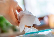 دستمال مرطوب‌کننده